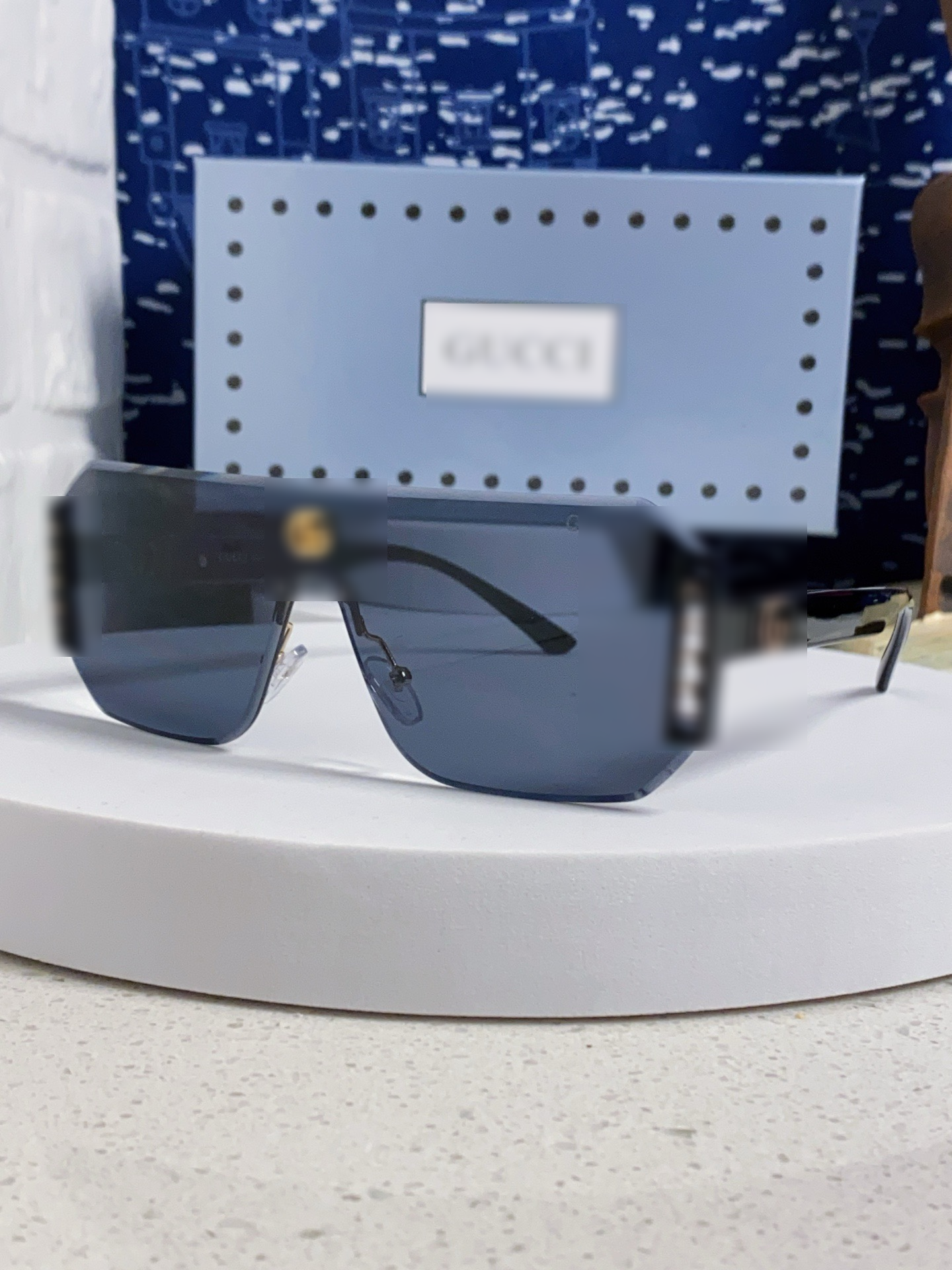 DESIGNER SUNGLASSES