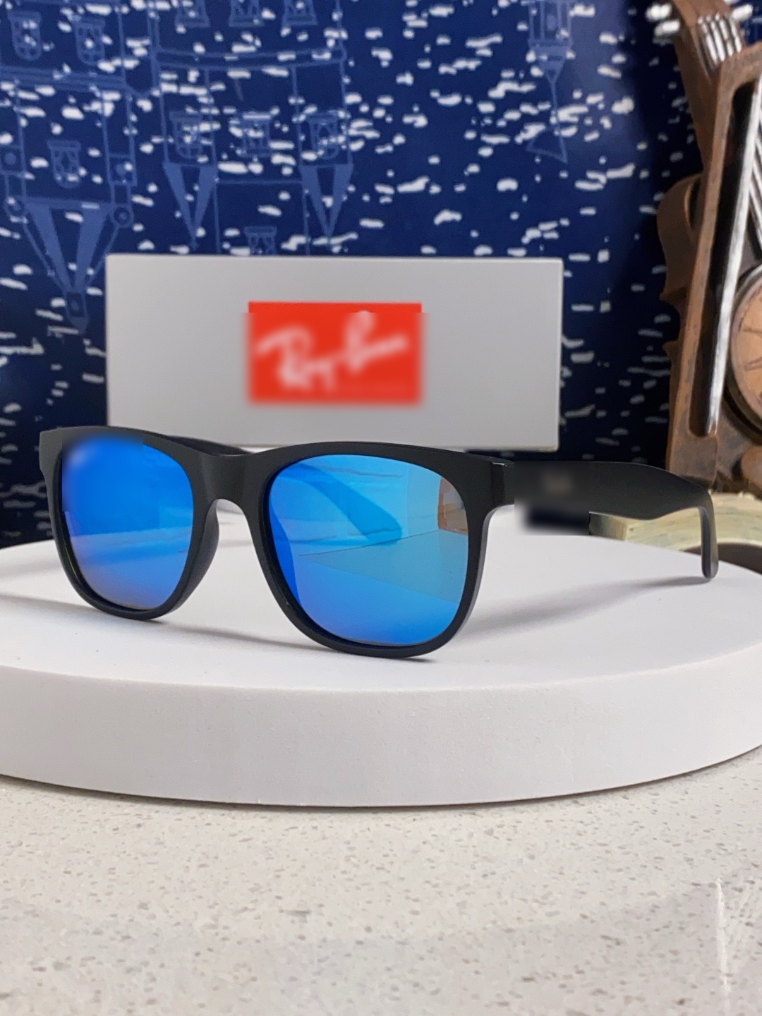 DESIGNER SUNGLASSES