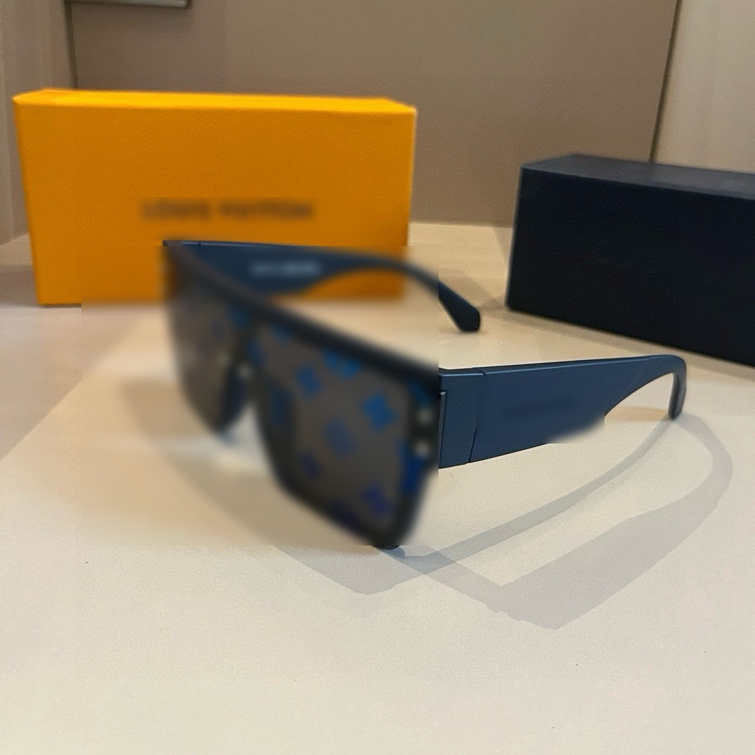 DESIGNER SUNGLASSES